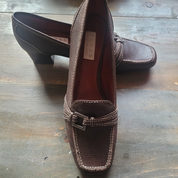 Bill Blass Rossi Brown Heeled Shoes 6M - Picture 1 of 5